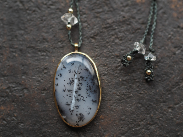 dendritic agate brass necklace (hatsuyuki) 3枚目の画像