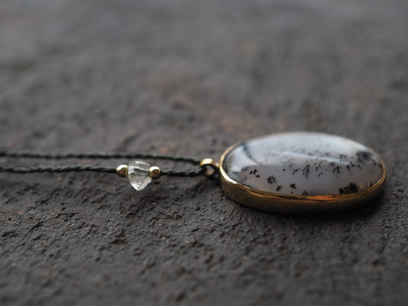 dendritic agate brass necklace (hatsuyuki) 11枚目の画像