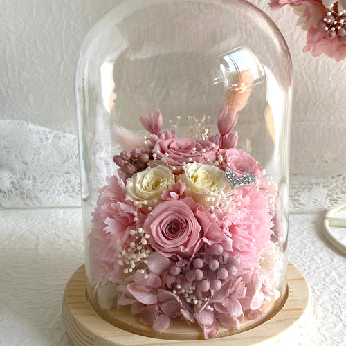 桜色ピンクホワイト系薔薇プリザーブドフラワーガラスドーム 母