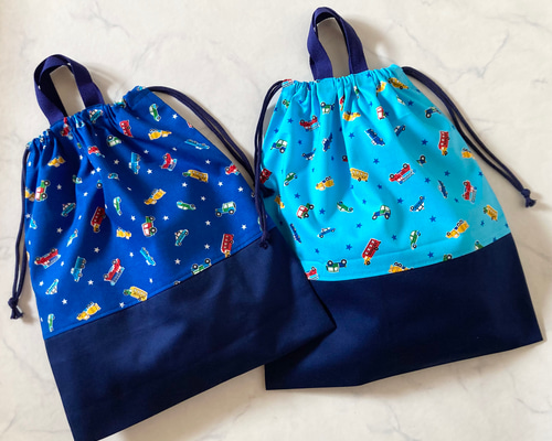 受注制作☆持ち手付き巾着袋3Lサイズ40×35（カラフル自動車柄ネイビー