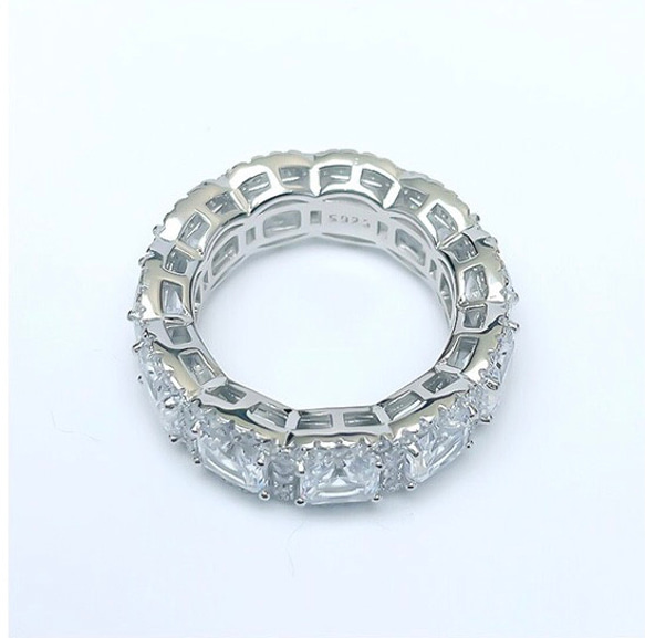 スクエア ヘイローリング ホワイト 高炭素ダイヤモンド キラキラ ゴージャス ラグジュアリー 指輪 シンプル 白 3枚目の画像