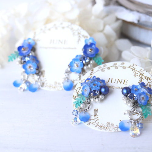 ネモフィラしゃらりん*bijouのピアス/イヤリング 花、青、春 ネモフィラしゃらりん*bijouのピアス/イヤリング 花、青、春