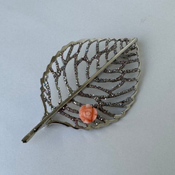 ボタニカル　ブローチ　葉っぱに珊瑚のお花・ラメ入り　R50304Y2 14枚目の画像