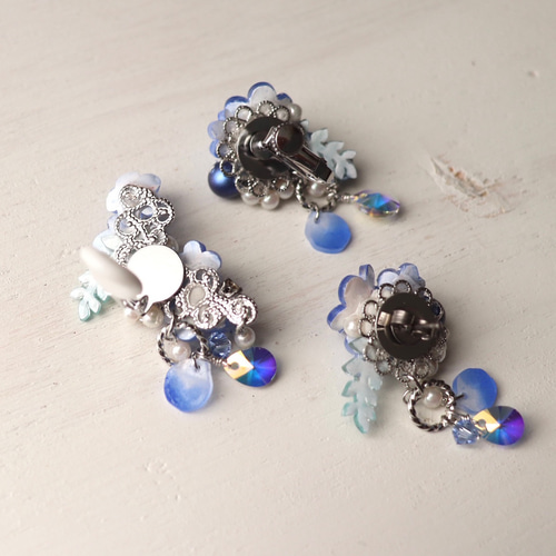 りん5ページ　ハンドメイドイヤリング4点 ネモフィラしゃらりん*bijouのピアス／イヤリング(右耳)＋イヤーカフ