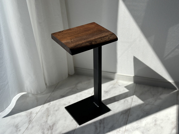 欅（ケヤキ）一枚板/サイドテーブル /アイアン家具 1枚目の画像