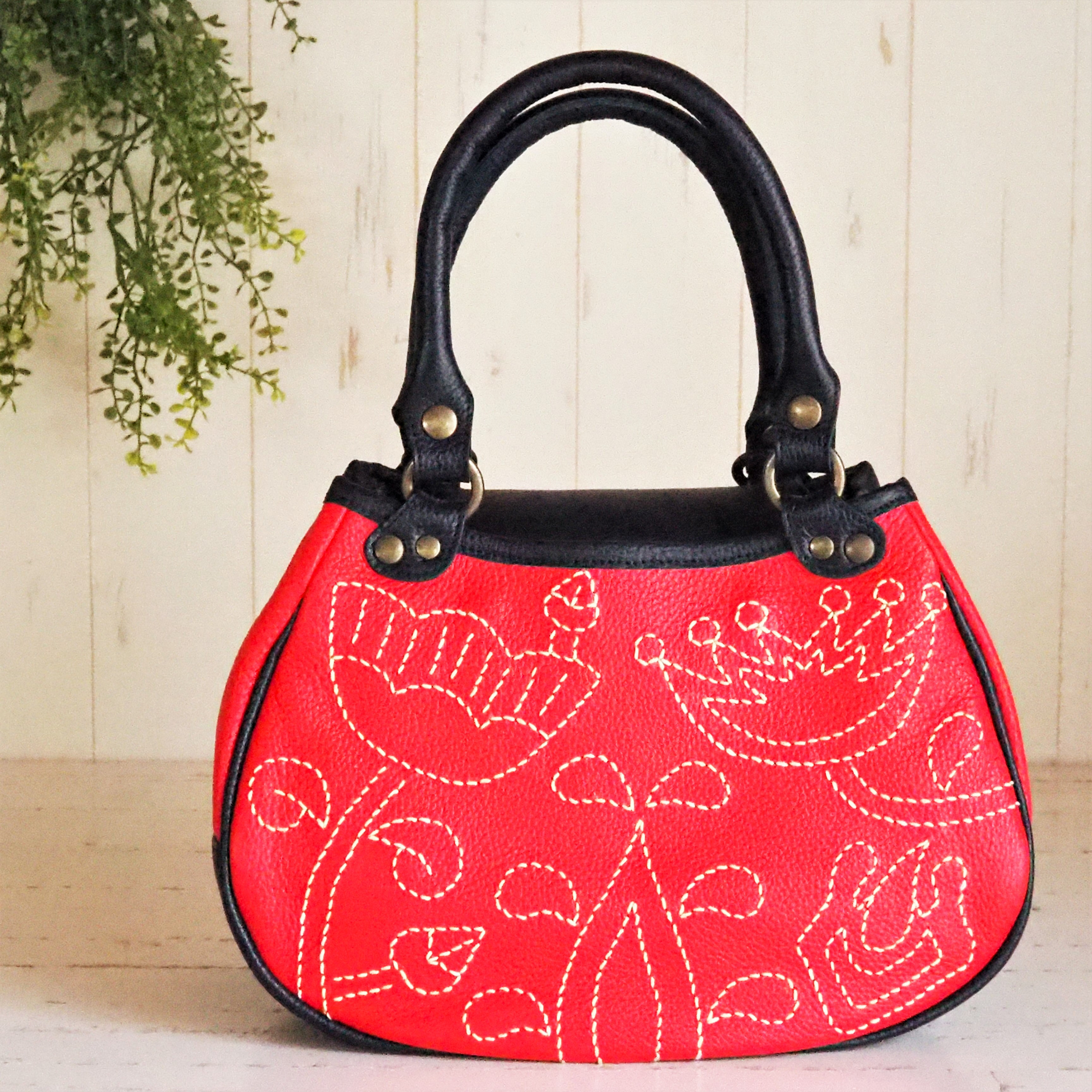 フラワーステッチ・ラウンドミニ（レッド×ネイビー）本革・手縫い・即納