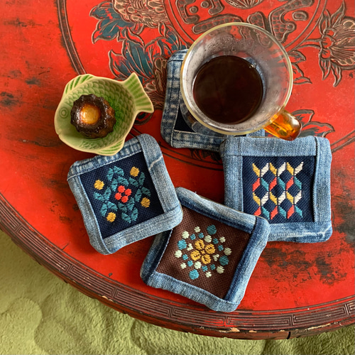 こぎん刺しコースター☺︎レトロフラワー【キャンプ☺︎刺繍】デニム