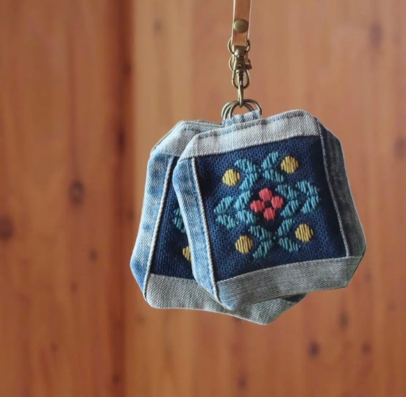 こぎん刺しコースター☺︎レトロフラワー【キャンプ☺︎刺繍】デニム