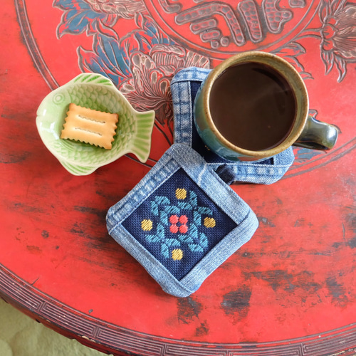 こぎん刺しコースター☺︎レトロフラワー【キャンプ☺︎刺繍】デニム