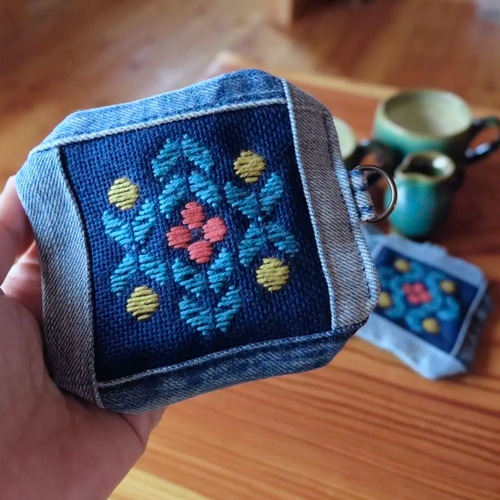 こぎん刺しコースター☺︎レトロフラワー【キャンプ☺︎刺繍】デニム