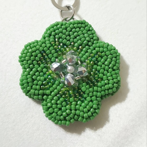 各1点限り】四つ葉クローバー☆ビーズ刺繍バッグチャーム