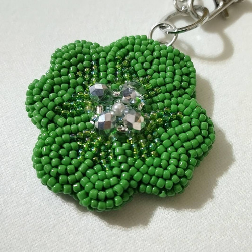 各1点限り】四つ葉クローバー☆ビーズ刺繍バッグチャーム