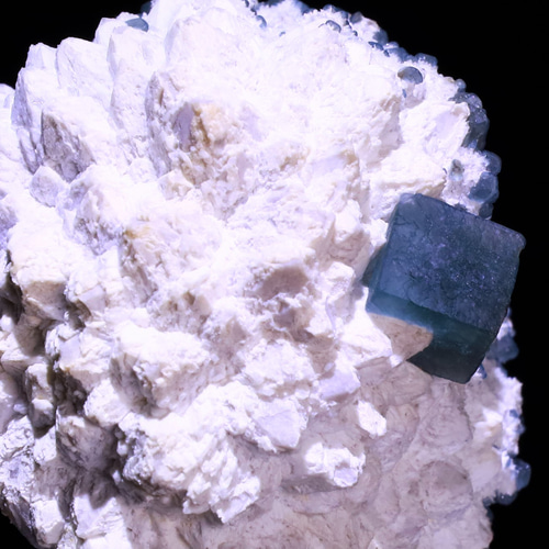 73.5g 『超希少な共生結晶美』天然フローライトとカルサイト ブルー