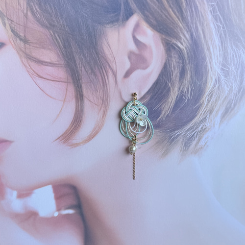 【蝶】再販　水引のピアス／イヤリング　No.300 蝶】水引のピアス／イヤリング ピアス（フック・チェーン