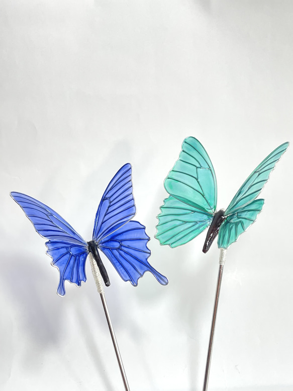 エメラルドグリーンの蝶のかんざし 4枚目の画像