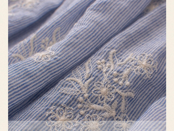 【100%綿】繊細な刺繍生地　パフスリーブのブラウス　ゆったりシルエット【春夏秋】ブルー 6枚目の画像