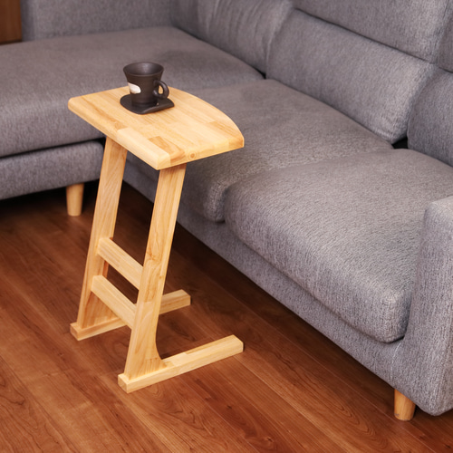 ソファーで使える、ちょっと高めのスタイリッシュなサイドテーブル