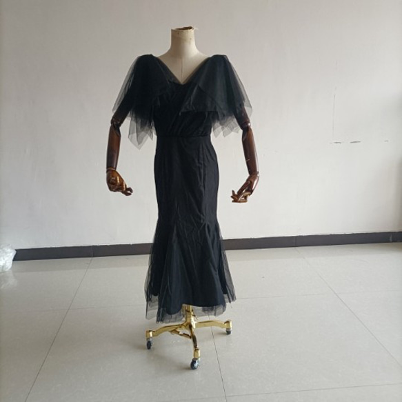 送料無料！黒いドレス ソフトチュール ベアトップ スリット トレーン 美品！ イブニングドレス 4枚目の画像