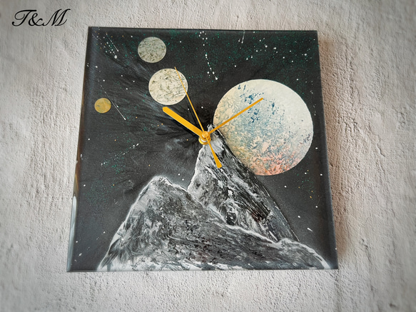 スプレーアート 月と宇宙の風景 30cm 宇宙 夜空 レジン 壁掛け時計 (宇宙 / 夜空 / 惑星 / 月 / 山