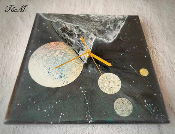 宇宙 夜空 レジン 壁掛け時計 (宇宙 / 夜空 / 惑星 / 月 / 山 / スプレーアート )　【1点もの】 5枚目の画像