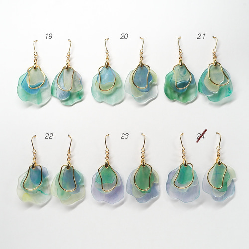 マーメイドカラー】水彩の花びらピアスorイヤリング 夏に大人気の水彩