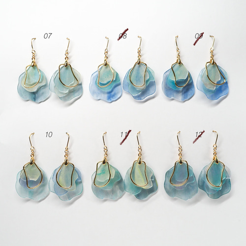 マーメイドカラー】水彩の花びらピアスorイヤリング 夏に大人気の水彩
