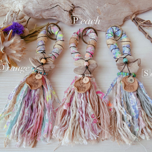 リバティ柄流木とビンテージビーズキーホルダーHappyspringkeyholder  