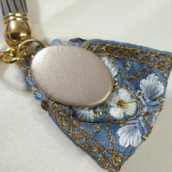 インド刺繍リボン×ビジュー　シックなバッグチャーム／キーホルダー 6枚目の画像