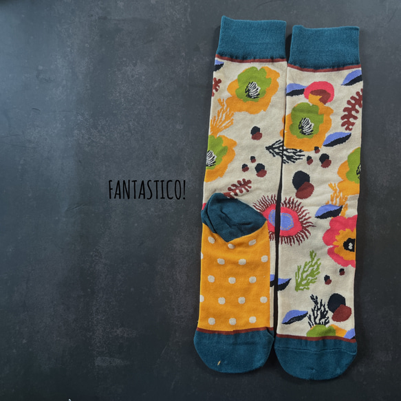 北欧お花柄ユニセックス靴下❤️スケーターソックス グラフィックポップアート プレゼントプチギフト フラワードット水玉模様 4枚目の画像