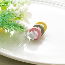 軽い/スプリングカラーのイヤーカフ/3点セット/ポリマークレイ/金属以外 2枚目の画像