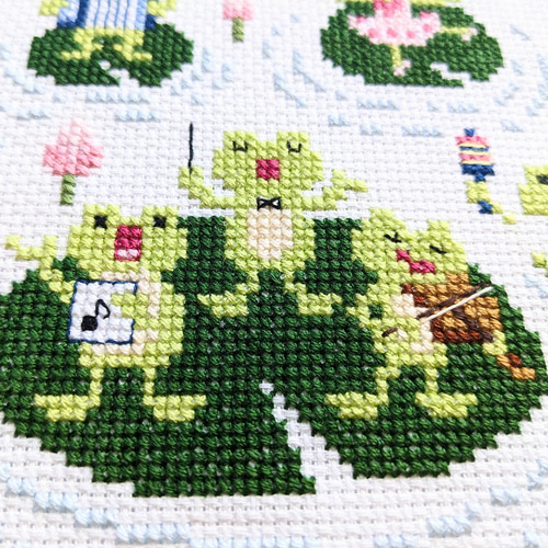 クロスステッチ図案 ♫「雨大好き！」ケロケロバンド / カレンダー