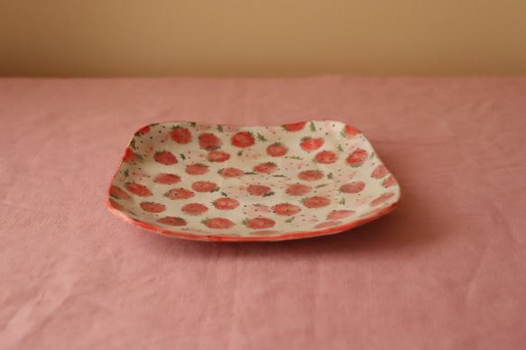 　粉引き赤とピンクのイチゴのトースト皿。 6枚目の画像