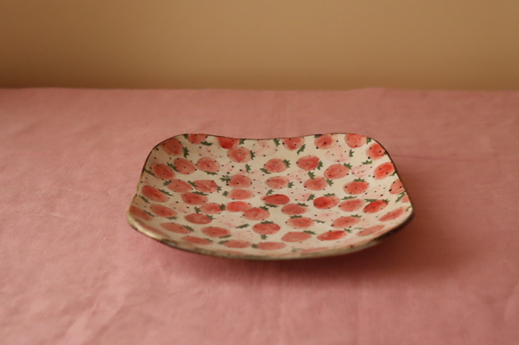 　粉引き赤とピンクのイチゴのトースト皿。 5枚目の画像
