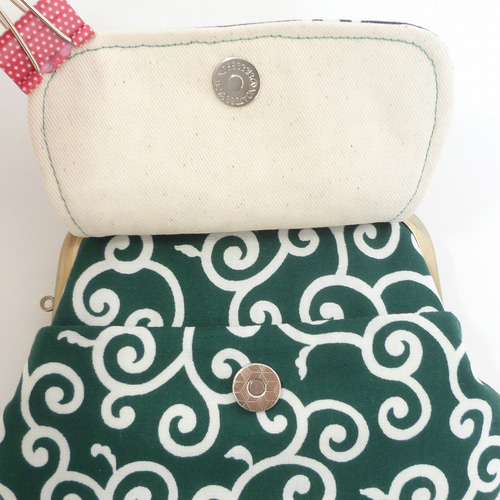 外ポケット付き 親子がま口 財布 唐草模様 緑 和柄 がま口 chocho 通販