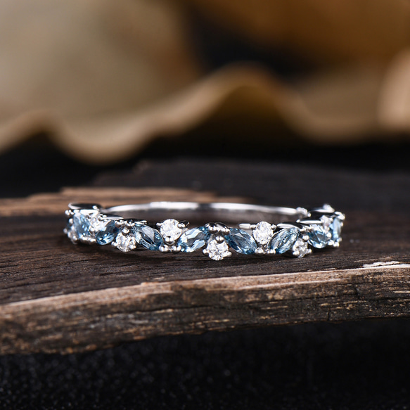 ロンドンブルートパーズの結婚指輪 12月誕生石 ナチュラルブルージェムストーンリング モアッサナイトクラスターリング 1枚目の画像