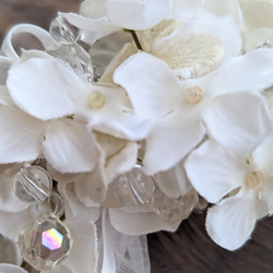 ふわもこ可愛い！パール付き!ホワイト紫陽花の華やかバレッタ　ウェディング　花嫁　結婚式　 10枚目の画像