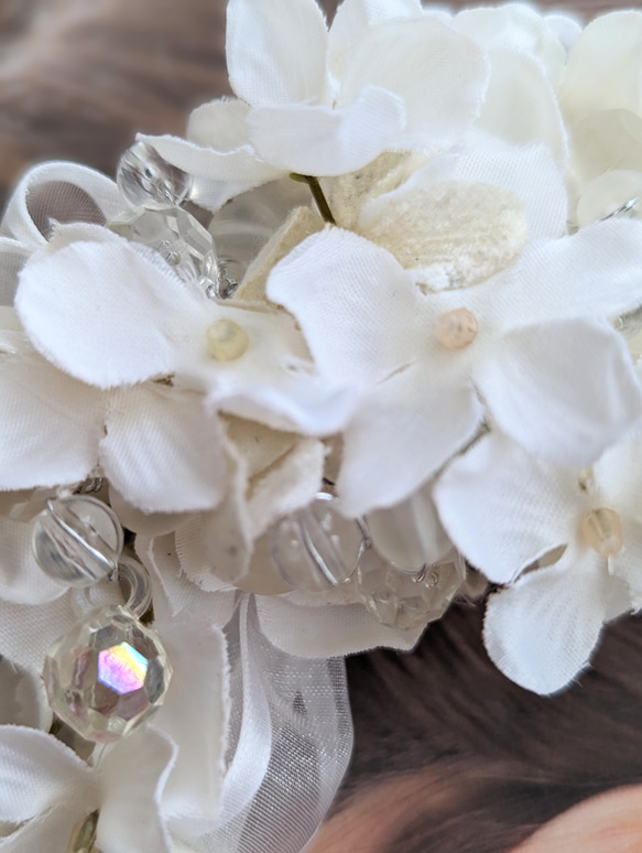 ふわもこ可愛い！パール付き!ホワイト紫陽花の華やかバレッタ　ウェディング　花嫁　結婚式　 10枚目の画像