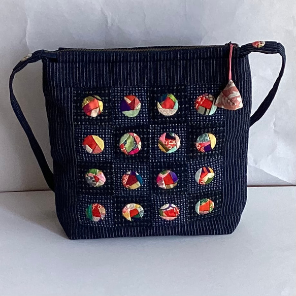 スザンナハンター　メッセンジャー　ショルダーバッグ　花柄　パッチワーク スザンナハンター メッセンジャー ショルダーバッグ 花柄 パッチ