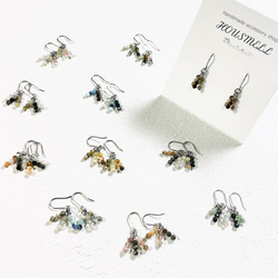 天然石2mm多面カットビーズ3連3本ピアス 各色 ピアス（フック