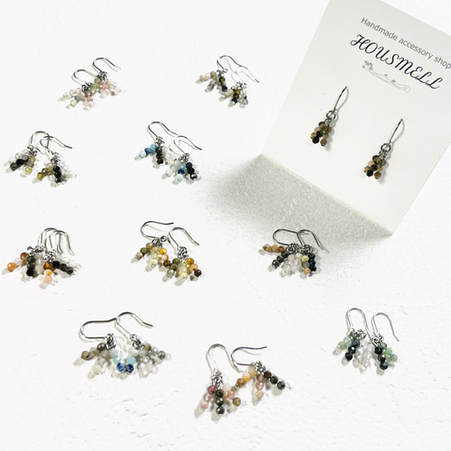 天然石2mm多面カットビーズ3連3本ピアス 各色 ピアス（フック