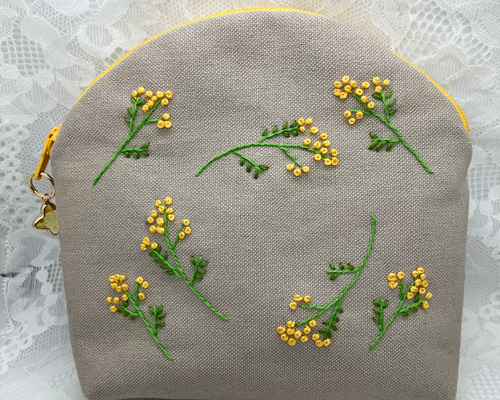 ミモザの刺繍ポーチ ポーチ irodori〜彩〜 通販 15549990｜Creema