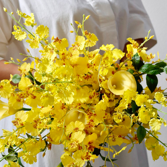 まるで生花のようなブーケ❁鮮やかな黄色が目を惹くオンシジュームのブーケ/アーティフィシャルフラワー(造花) 3枚目の画像