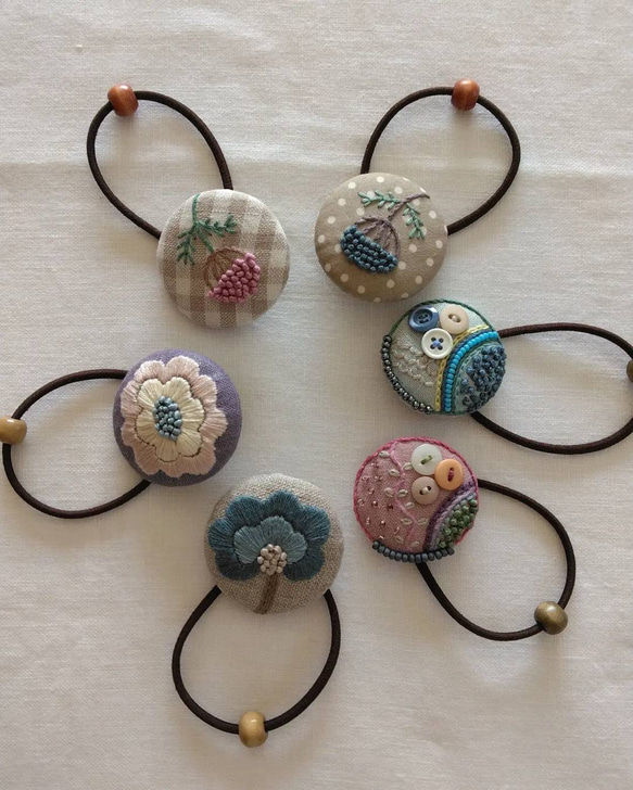 刺繍ヘアゴム　刺繍(花×ピンク) 2枚目の画像