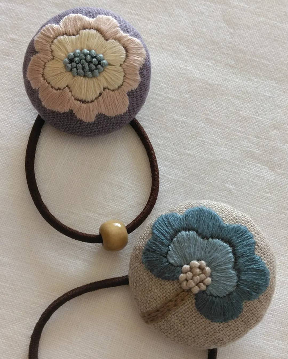 刺繍ヘアゴム　花ブルー 5枚目の画像