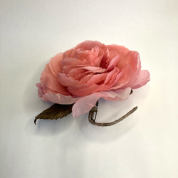 ◇サーモンピンクのバラのコサージュ 2枚目の画像