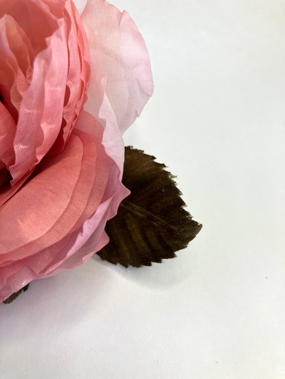 ◇サーモンピンクのバラのコサージュ 5枚目の画像