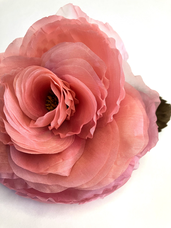 ◇サーモンピンクのバラのコサージュ 4枚目の画像