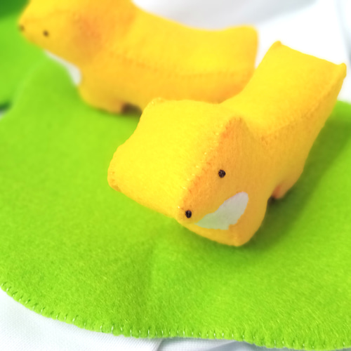 黄色いティラノサウルスの人形--エミ様 すっごい