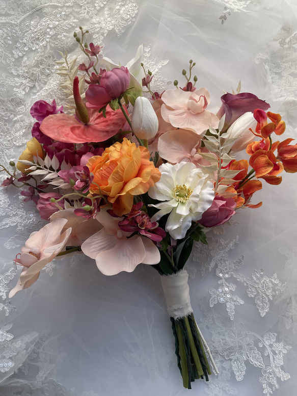 ウェディングブーケ、胡蝶蘭、カラー、チューリップ、ピョンピョン  