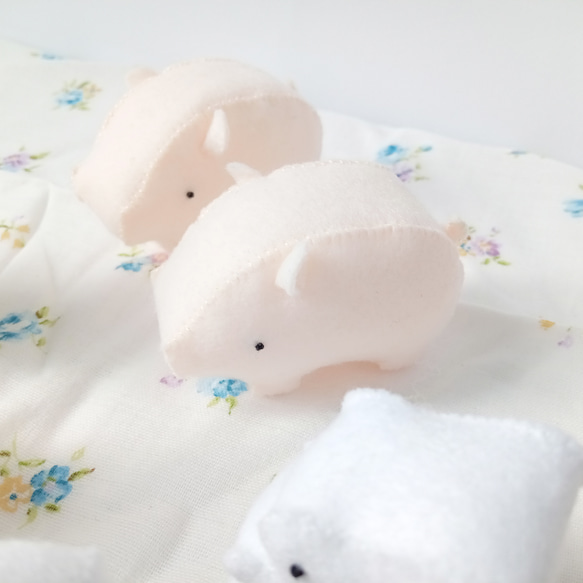 フェルト製豚キャラクター ぬいぐるみ PDF パターン - フェルト豚のぬいぐるみ - Etsy 日本